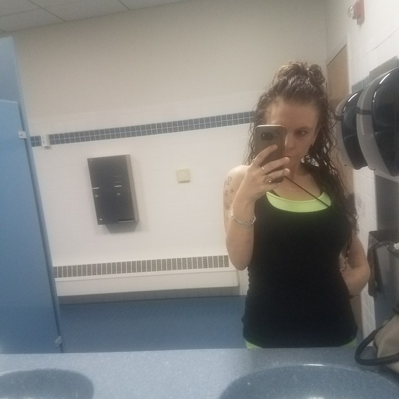 Meet your Posher, Jennifer - Picture 1 of 1